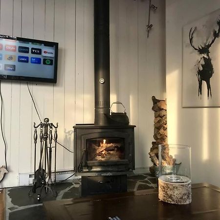 Om Chalet 2 Avec Spa Et Foyer Borde Du Fleuve St-Pierre-de-l'Île-d'Orléans Kültér fotó