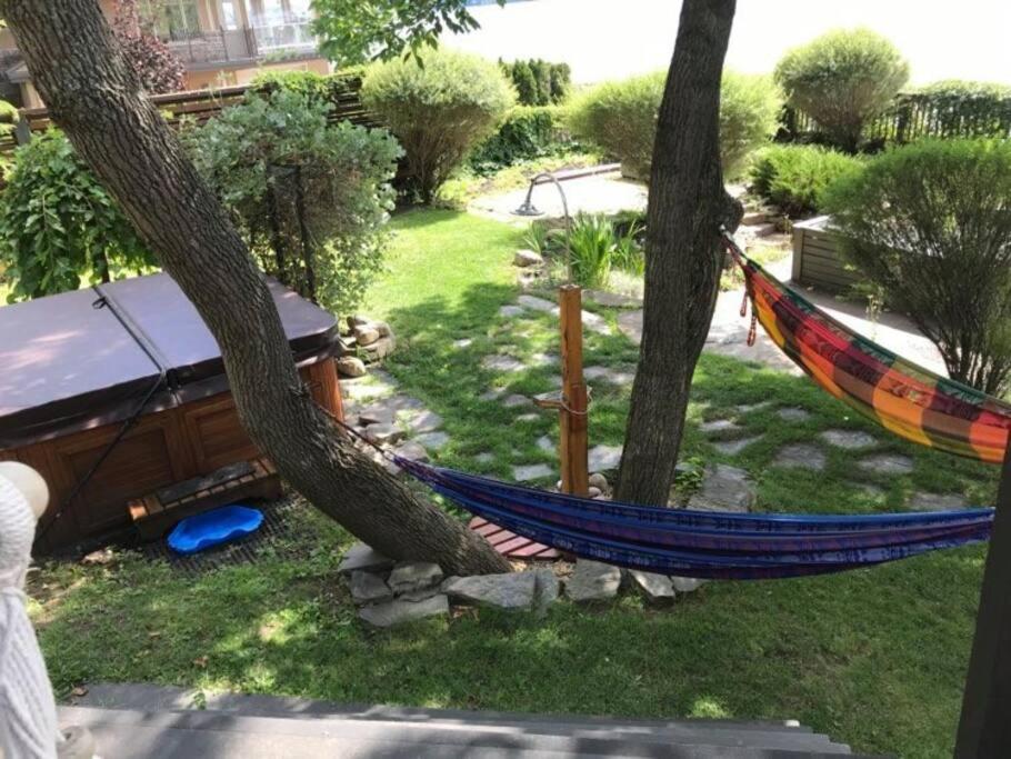 Om Chalet 2 Avec Spa Et Foyer Borde Du Fleuve St-Pierre-de-l'Île-d'Orléans Kültér fotó